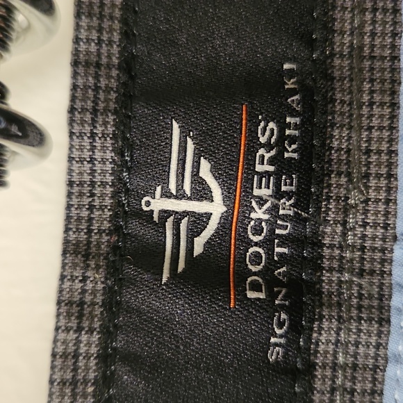 DOCKERS slim fit. size 29x32 - Picture 6 of 10